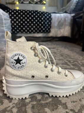 Converse Platform High-Top Sneaker in Cream with Yellow Daisy Print